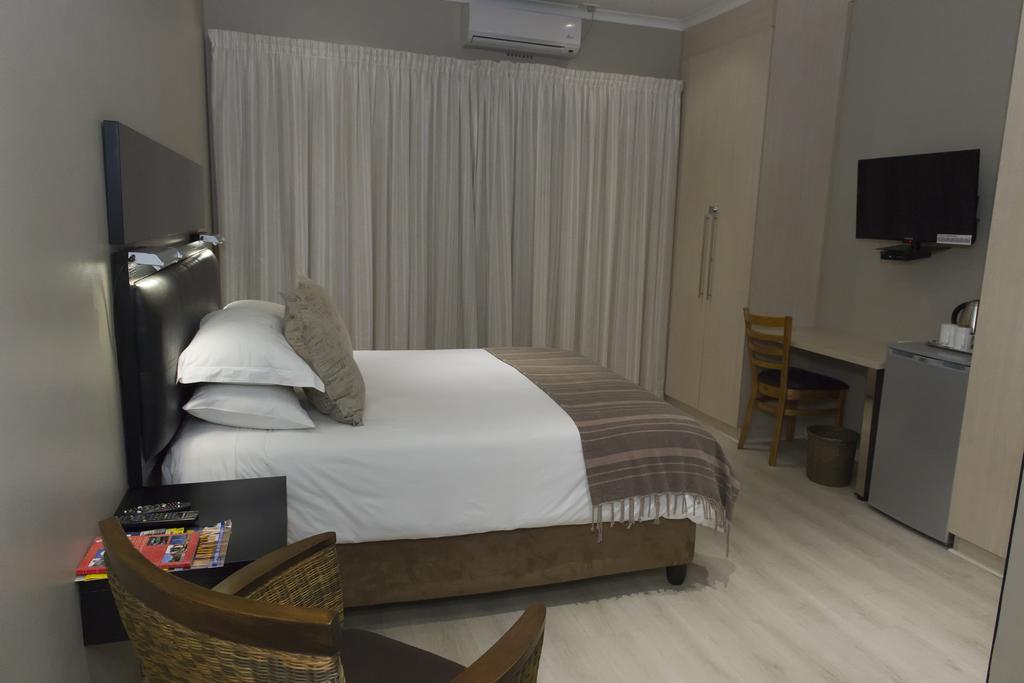 The Suburban Guest House بلومفونتين الغرفة الصورة