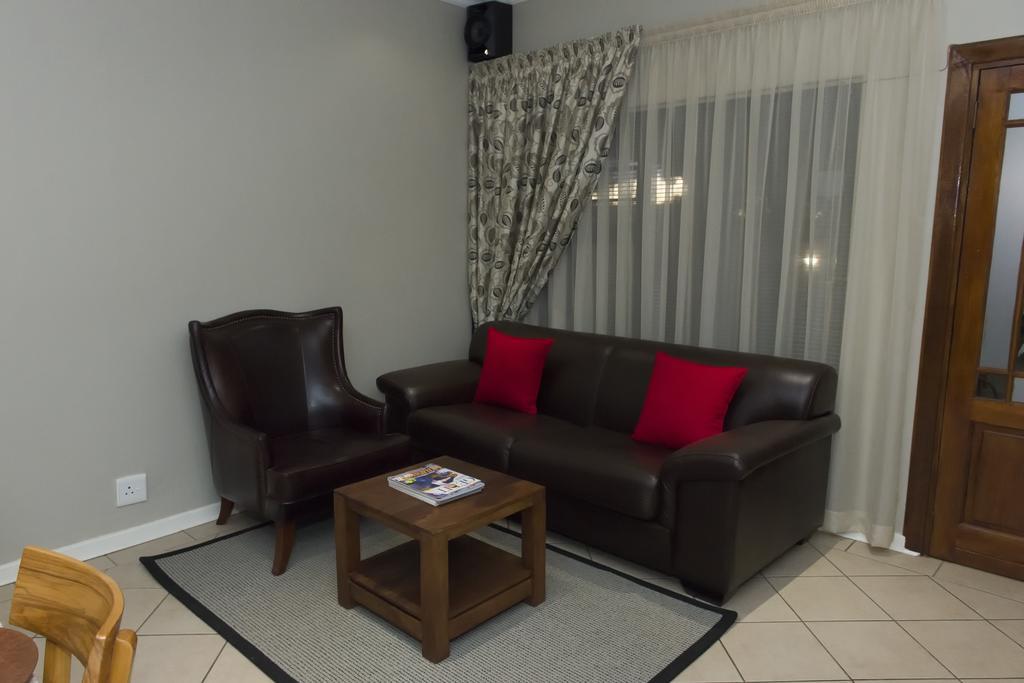 The Suburban Guest House بلومفونتين المظهر الخارجي الصورة