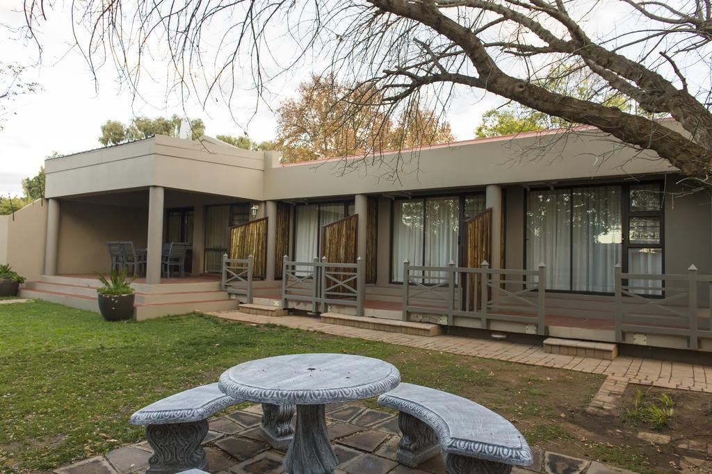 The Suburban Guest House بلومفونتين المظهر الخارجي الصورة